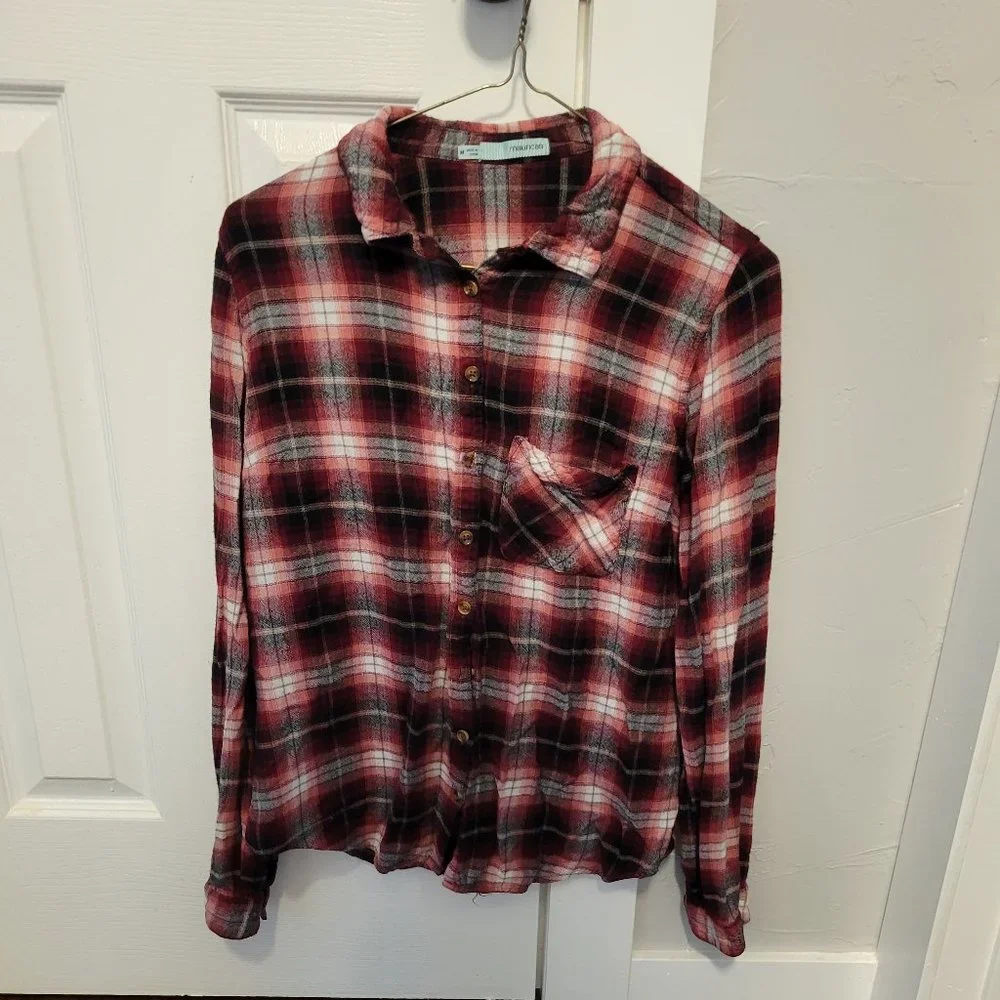EUC Maurices Red and Black Button Down Shirt Notched Collar - Picture 2 of 7